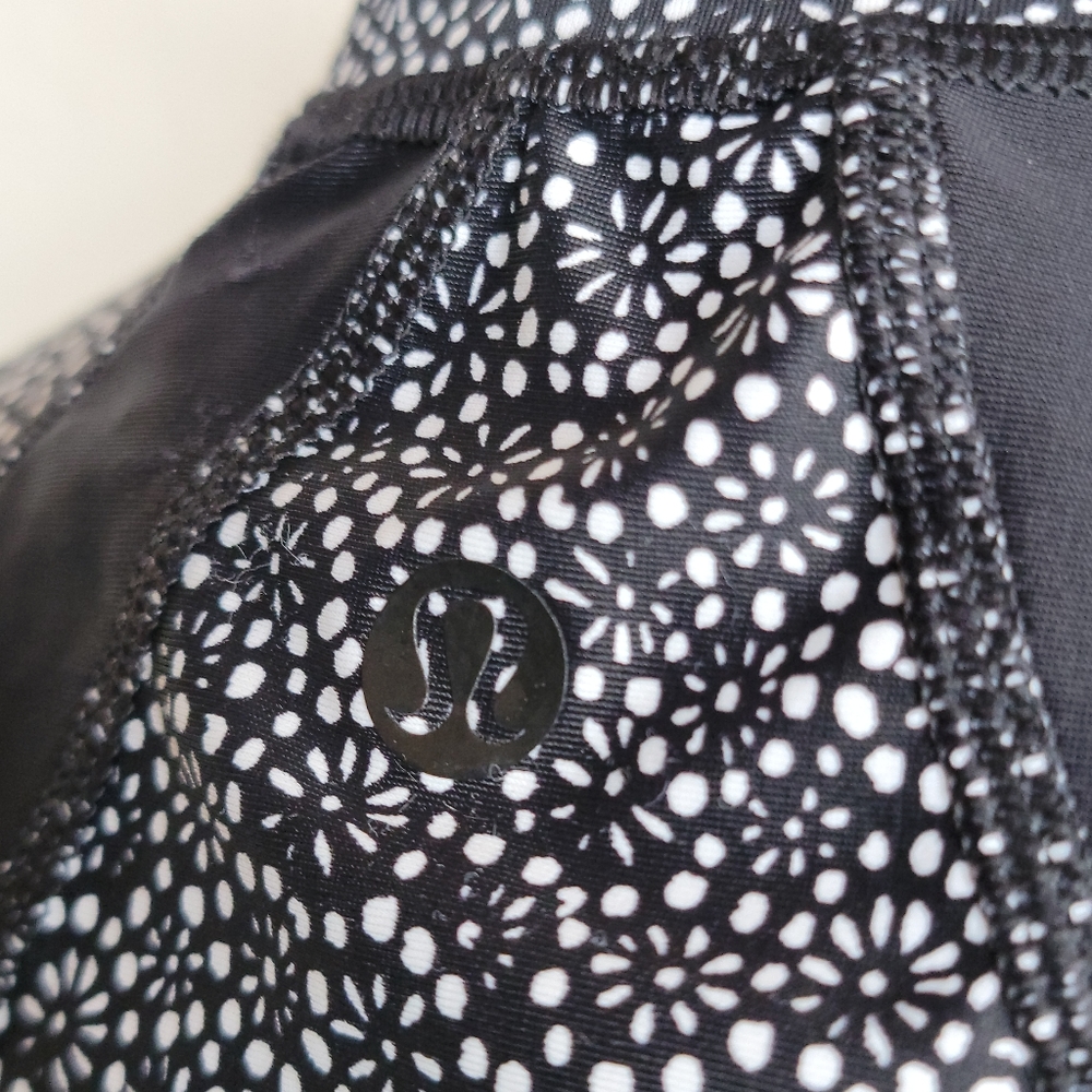 LULULEMON Suns Out Rash Guard 6. - Picture 11 of 11